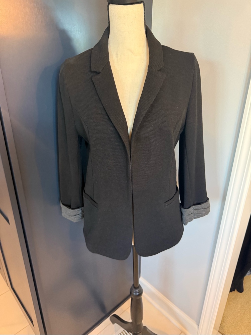 Skies Are Blue Black Roll-Sleeve Blazer